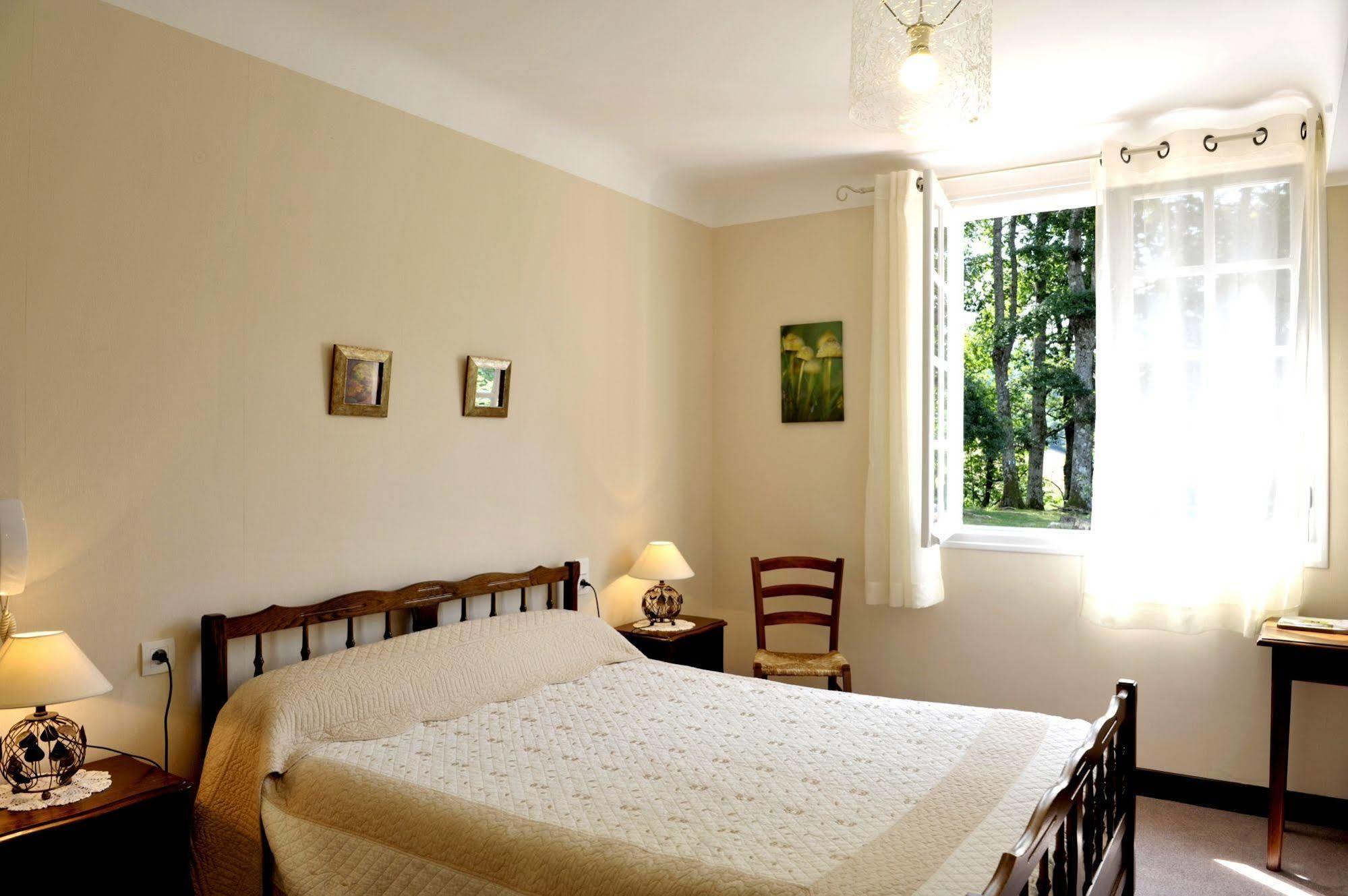 Logis Hotel St Sylvestre Aldudes Bagian luar foto