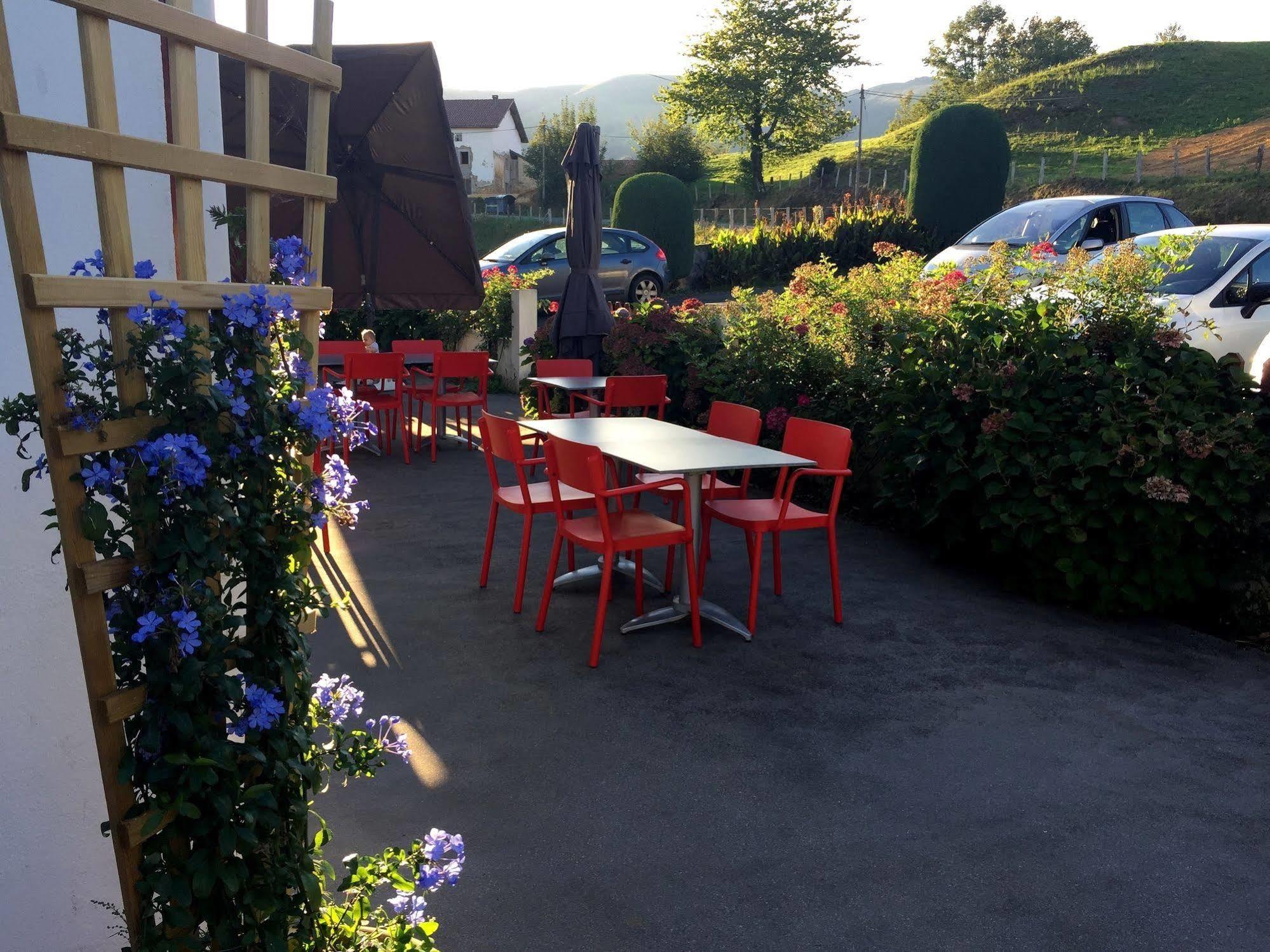 Logis Hotel St Sylvestre Aldudes Bagian luar foto